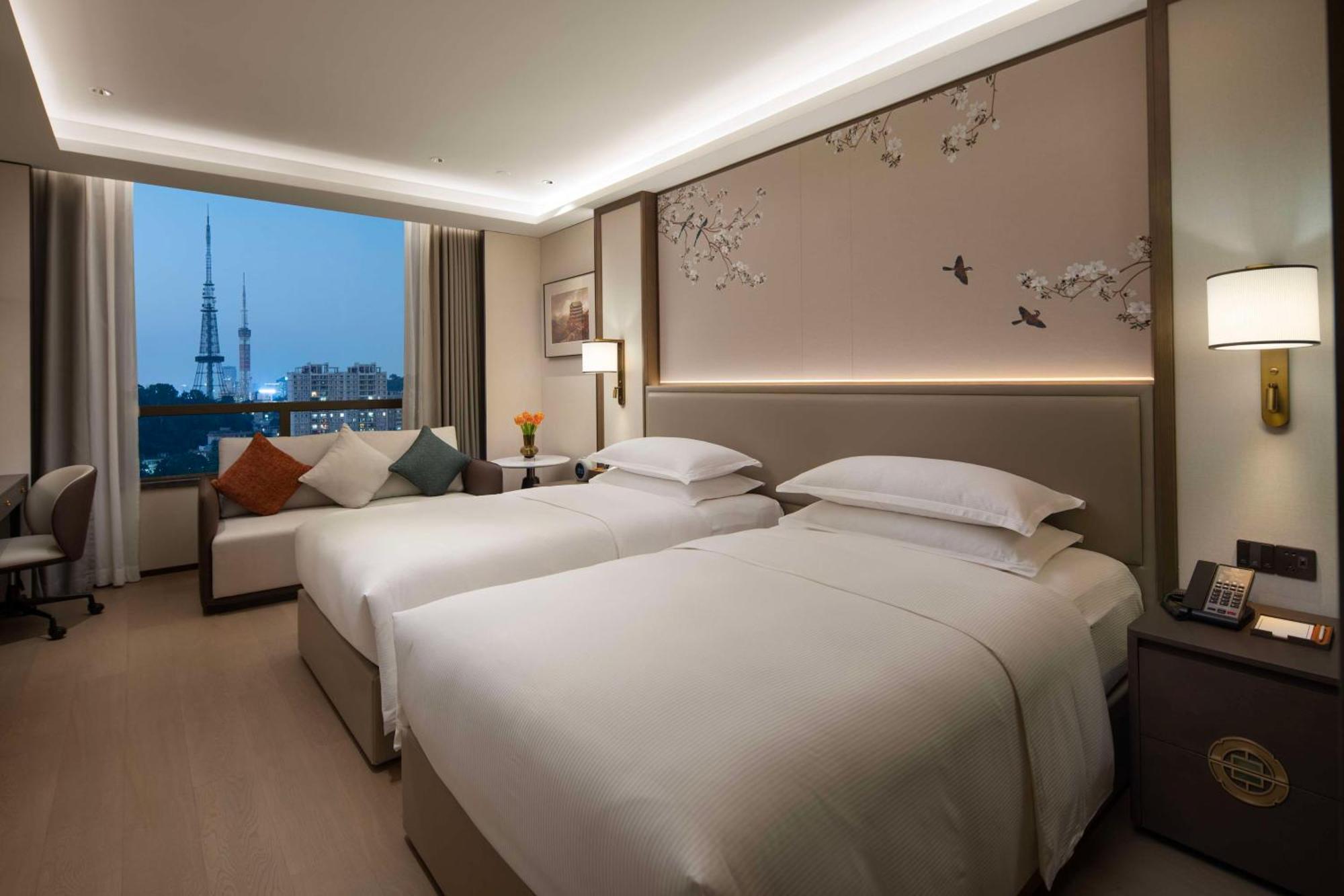 Yuexiu Hotel Guangzhou, Curio Collection By Hilton Exterior foto